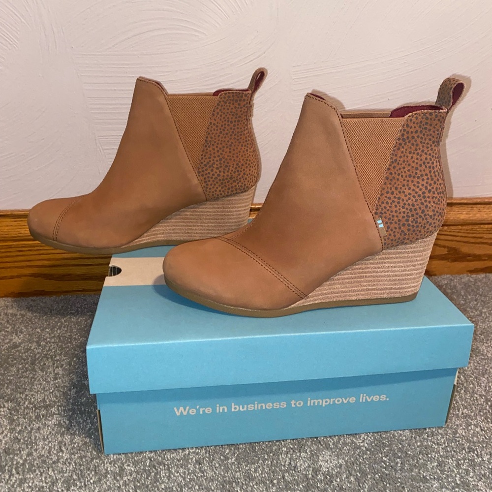 TOMS Brown Speckled Wedge Booties